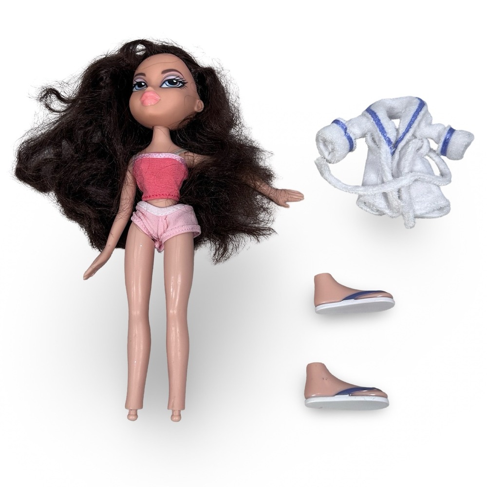 Bratz Dana Stylin Salon N Spa MGA Doll Y2K 2001 Bathrobe Sandals Original Outfit